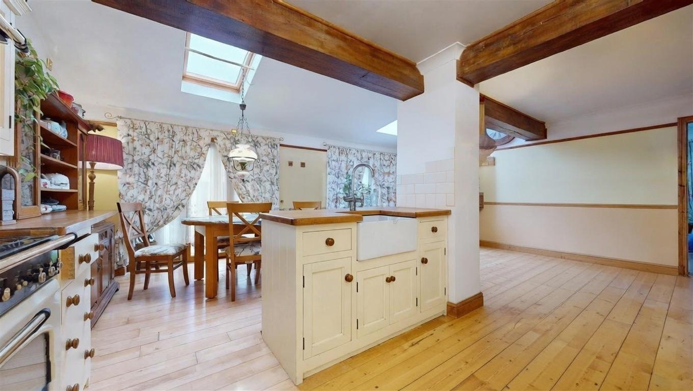 4 bed property in Yeats Close, Newport Pagnell